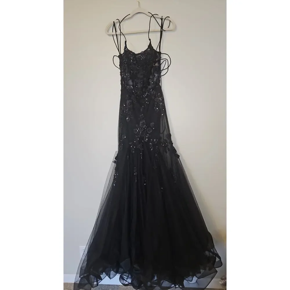 GB Beaded Applique Lace-Up Back Mermaid Gown – Size 3 - Picture 2 of 7